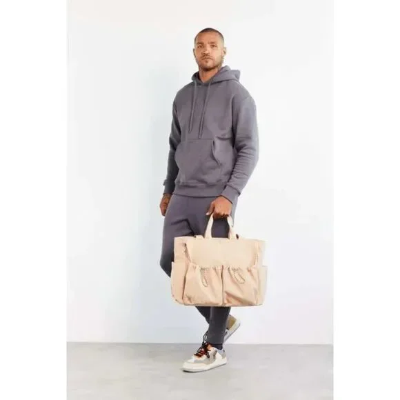 NWT Beis Sports Carryall Tote Duffle in Beige ποΈββοΈπ - Picture 5 of 8